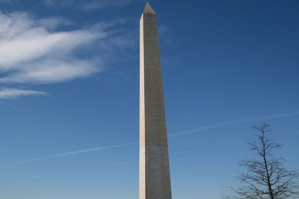 Photo of an obelisk against blue sky, demonstrating the use of vertical lines in photography composition