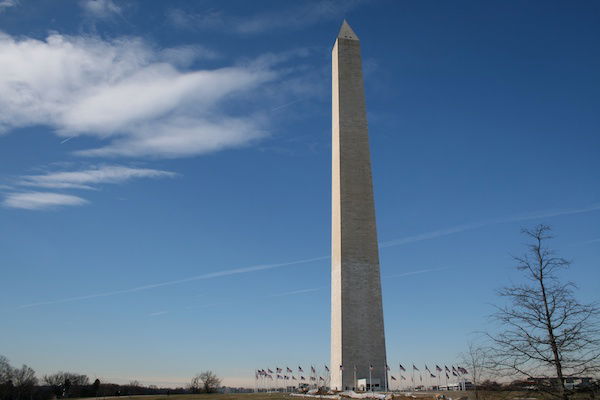 Photo of an obelisk against blue sky, demonstrating the use of vertical lines in photography composition