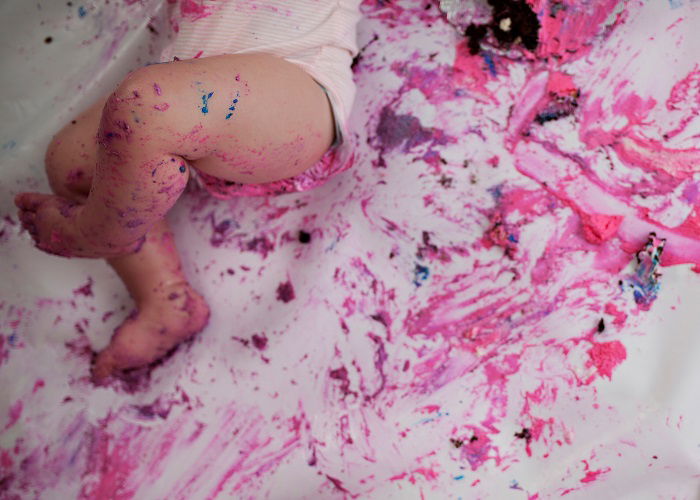 cake smash photos of a little girl