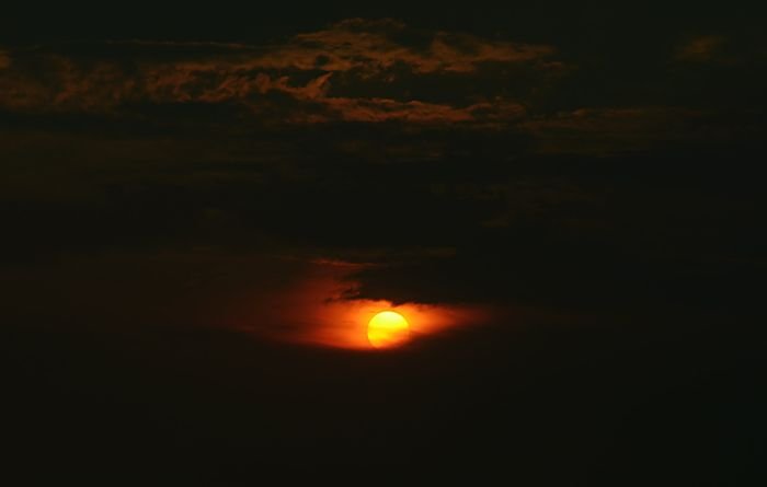 photo of the sun setting