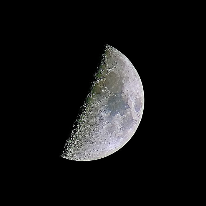 photograph moon with dslr