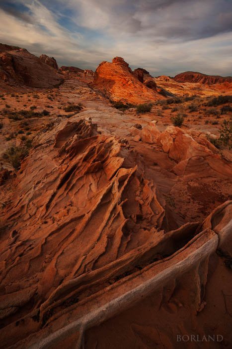 Using diagonal lines to emphasize desert photography in the Valley of Fire