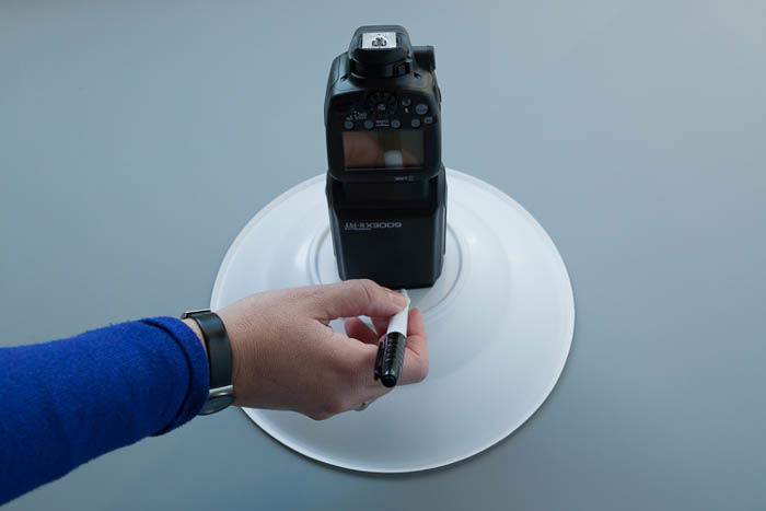 showing how to create a beauty dish out of plastic bowls