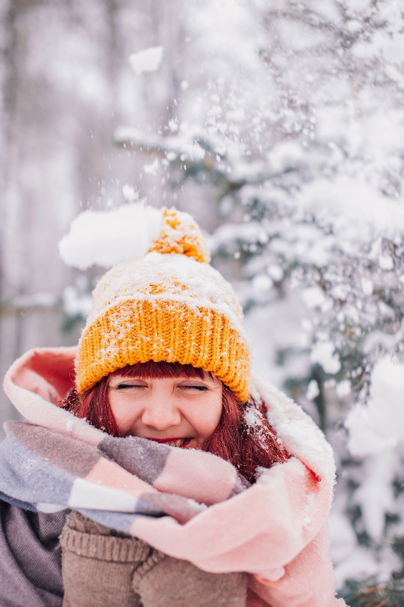 Winter selfie idea; a smiling girl in the snowy park; walk for mental  health; winter photoshoot, winter ph… | Winter photoshoot, Travel pictures  poses, Winter photo