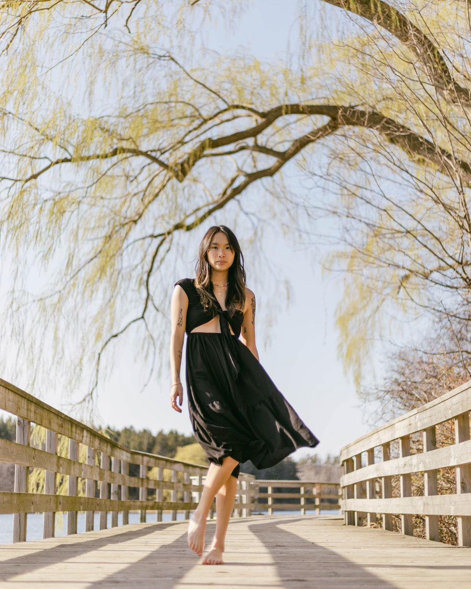 female poses walking