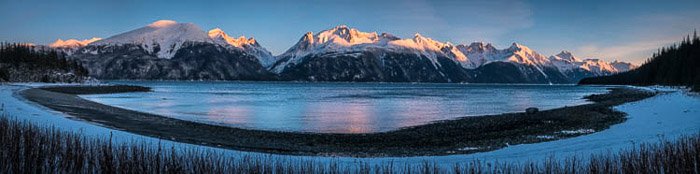 A stunning panoramic photo of an icy landscape in Haines, Alaska 