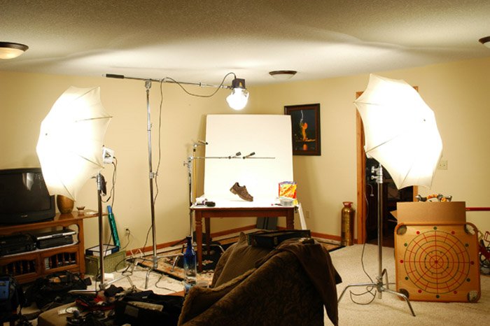 一个简单的产品摄影工作室设置与三盏灯