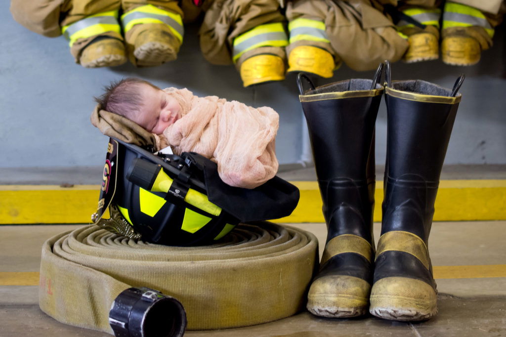 Posed or Lifestyle Newborn Photography   Which is Best  - 81