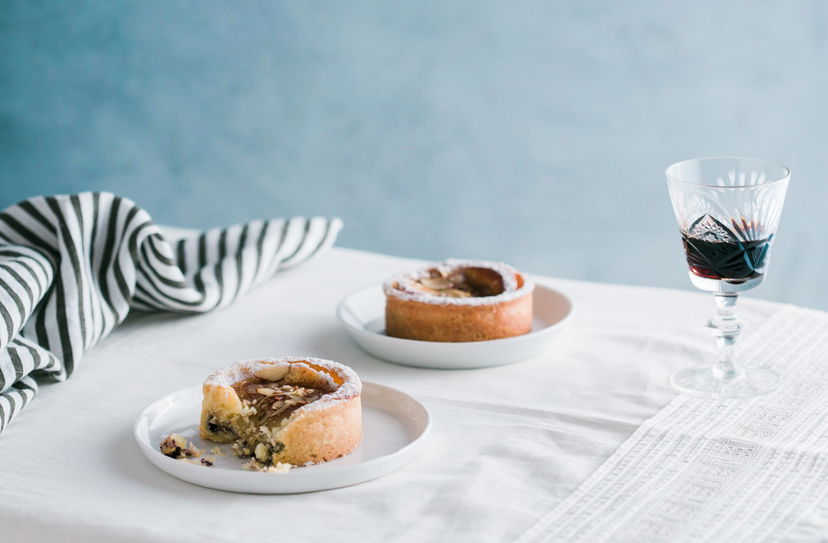 pear almond tarts_darina kopcok_expert photography