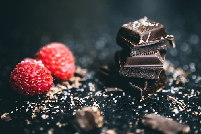 Fotografía creativa de comida con chocolate.