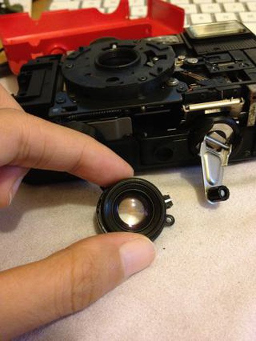 Recycle your old point-and-shoot to create a DIY macro lens for your iPhone