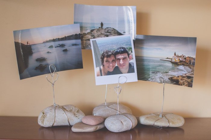 Каменные подставки для фотографий с 4 фотографиями. Идеи оригинальных фото подарков.