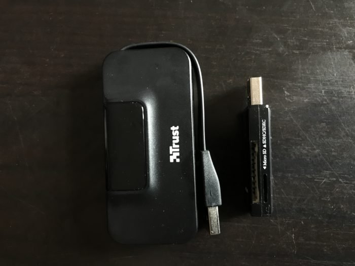 USB Hub and USB card reader for SD and micro SD cards. travel photography tips for best way to backup photos