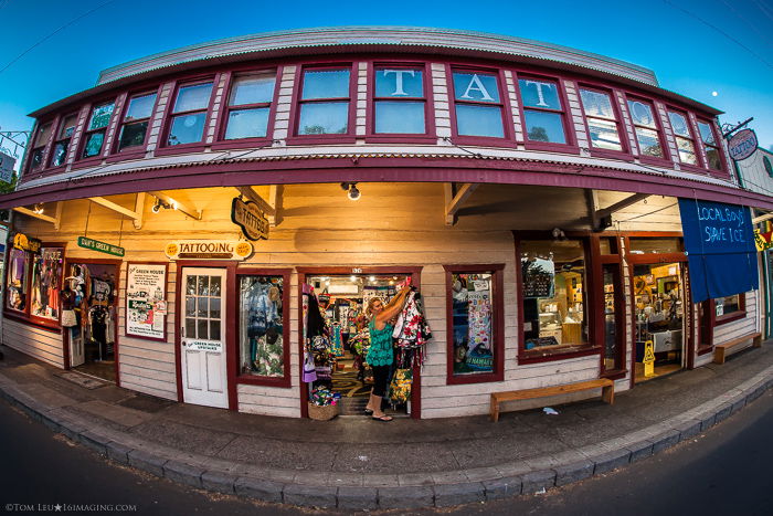 A tattoo shop taken in evening light with a fisheye lens - tips for freelance photography