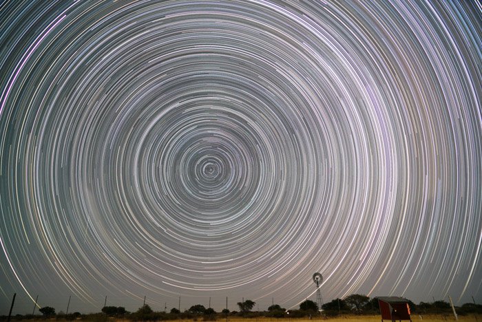 令人惊叹的天空摄影射击了星尘的圆样式在夜空
