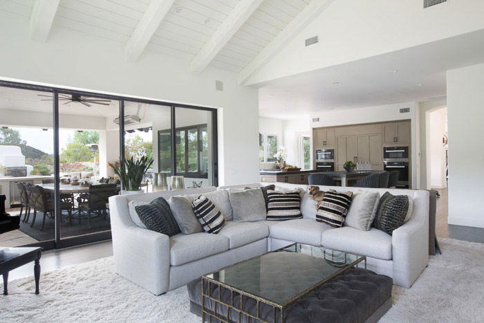 Bright and airy photo of an interior of a living room using HDR for real estate photography