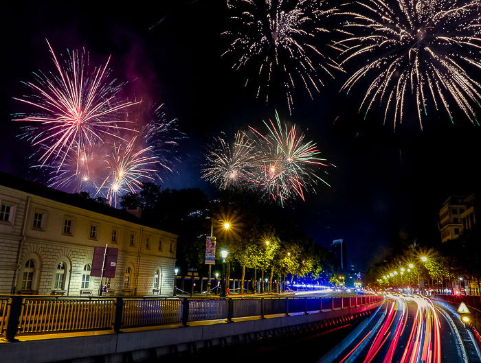 Light trails and fireworks in Brussels. Sony RX10, ISO 80.