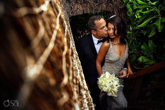 A beautiful portrait of newlyweds by Del Sol Photography wedding blogs