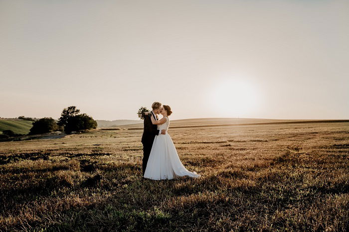 beautiful wedding photos of bride and groom