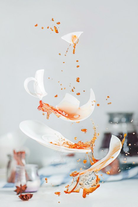 An exploding coffee cup - how to photograph glass