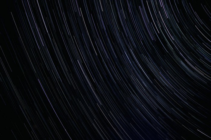 A long exposure photo of star trails 