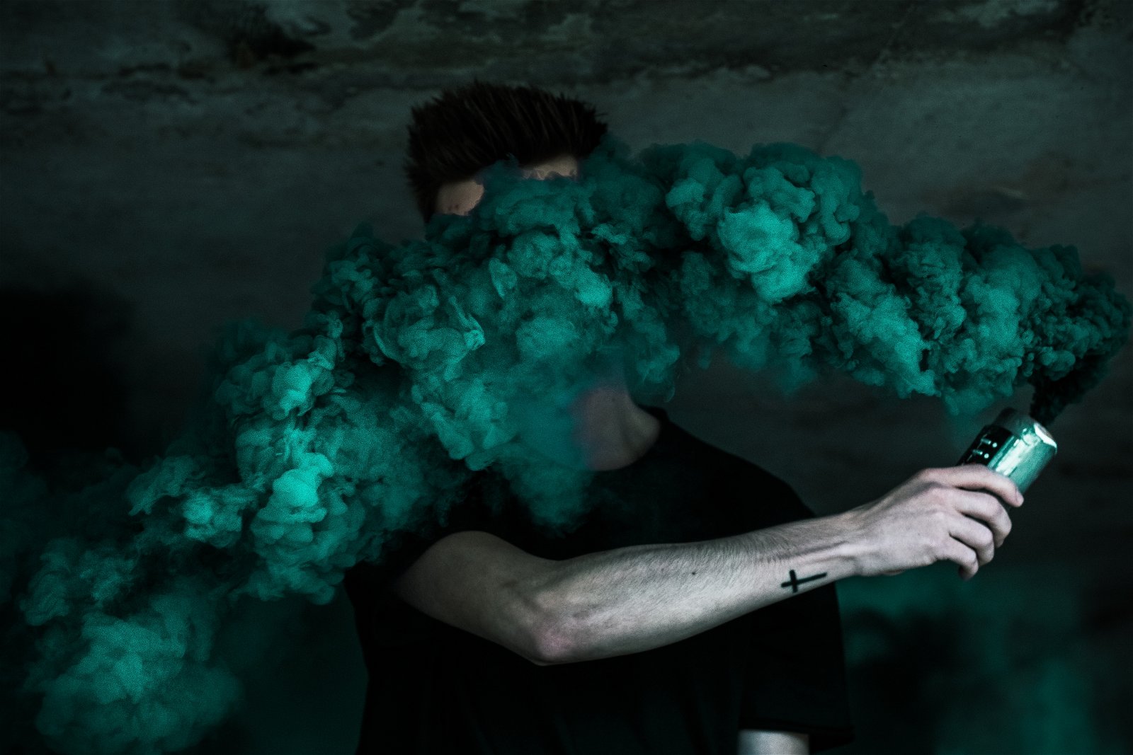 creative smoke bomb photography