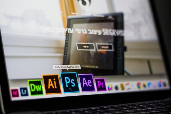 Laptop with Photoshop icon