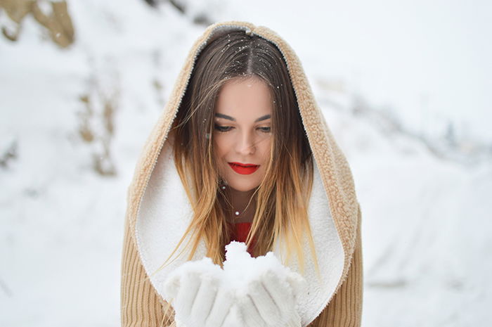 How to Shoot Winter Portrait Photography  Snow Portraits  - 16