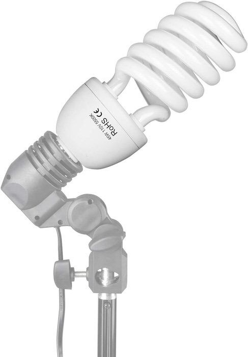 EMART full-spectrum lightbulb as an example for studio lights for photographers