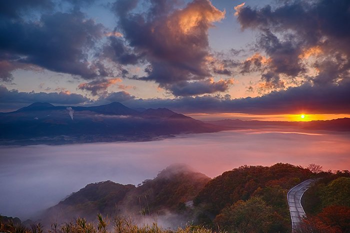 The impressive Aso Volcano in Kyushu - pictures of Japan