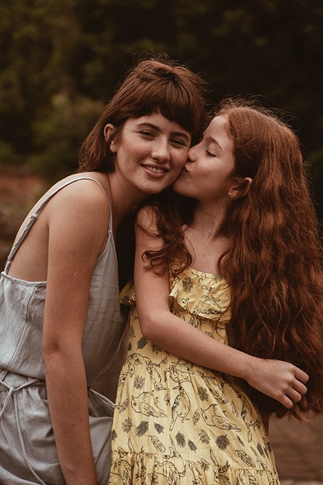 Perfect Poses And Ideas For Best Friend Photoshoots