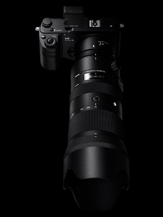Overhead view of the Sigma 70-200mm f/2.8 DG OS HSM Sports lens