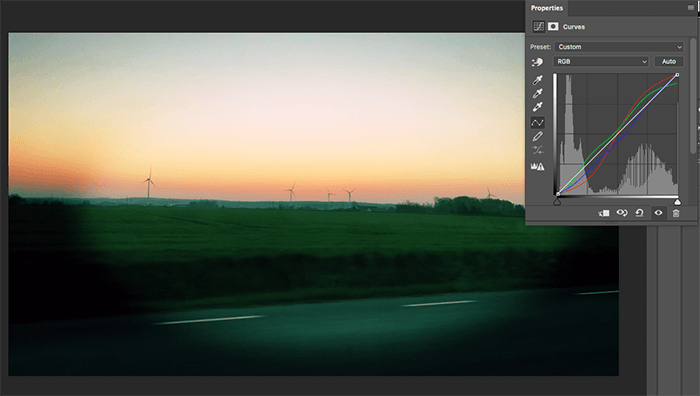 A screenshot showing how to re-create the Lomography Effect in Photoshop