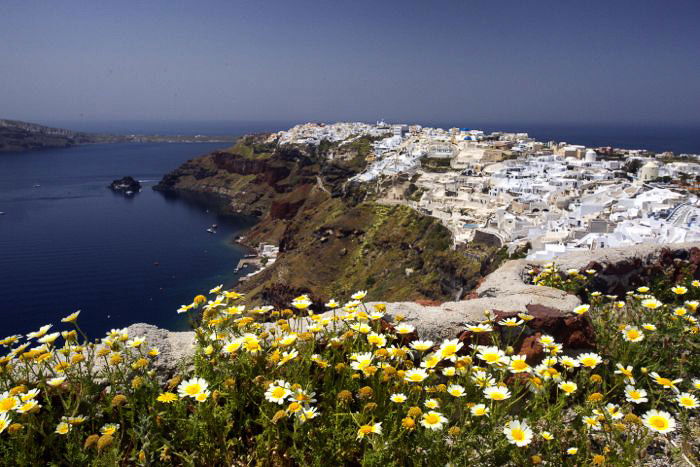 A stunning coastal landscape photo used an aperture of f/16, so that background would be more in focus.