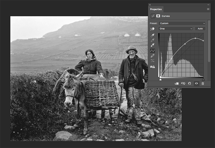 A screenshot showing how to restore old photos in Photoshop