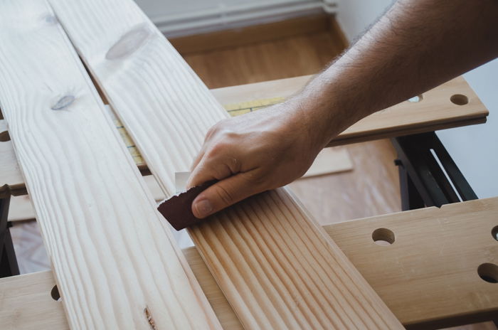 How to Make a Cool DIY Wood Backdrop for Photos - 21