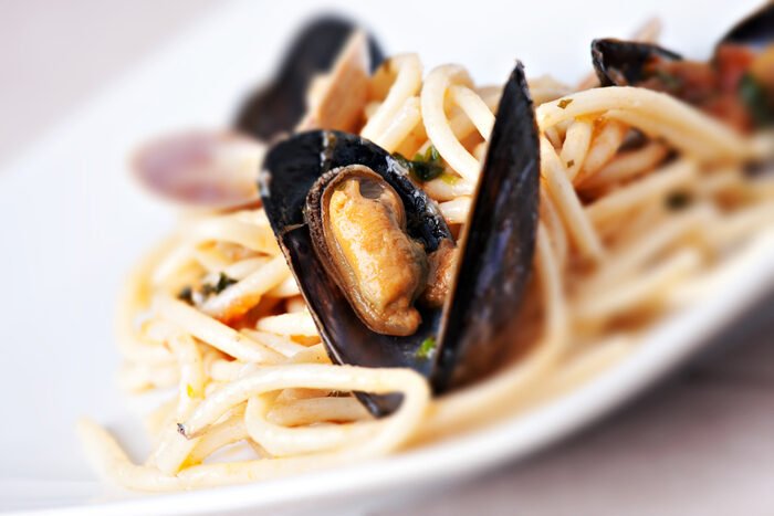 Photo of a plate of spaghetti with clams