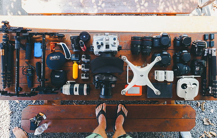  Foto de equipo de drones en una mesa