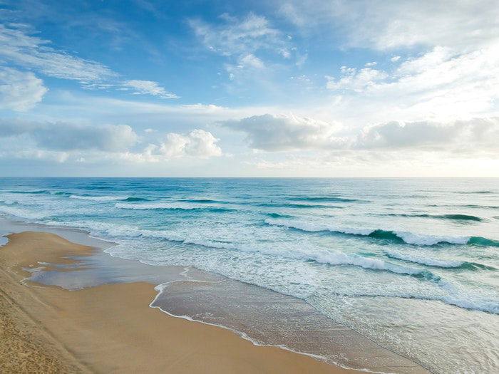 Daytime long exposure of the seashore 