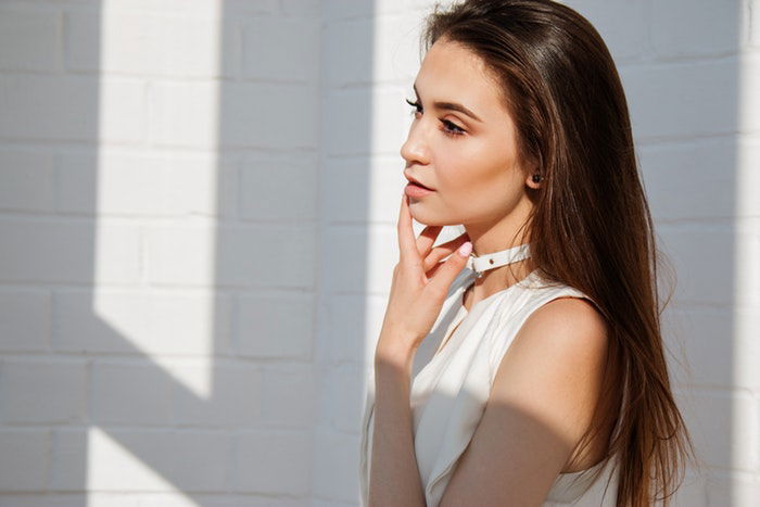 Portrait of a woman from the side - framing photography