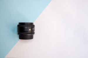 A black zoom lens