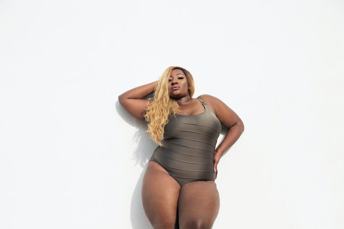 The Curvy Girl's Guide to Posing : 10 Easy, Bold Plus Size Poses