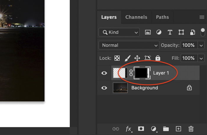 Screenshot of Photoshop. Shows gradient filter applied on the layer mask.