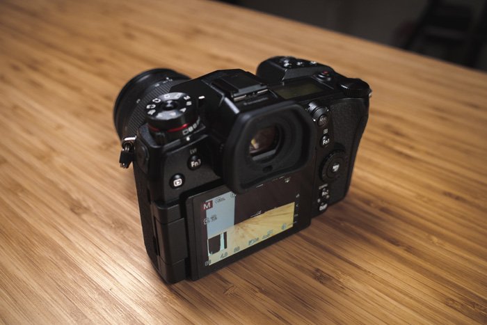 Panasonic Lumix G9 Review (The Best Mirrorless Camera?)