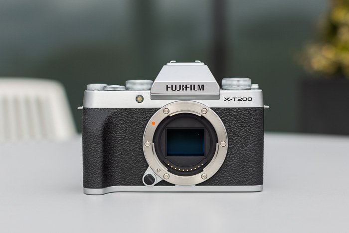 Image of the Fujifilm X-T200 mirrorless camera body