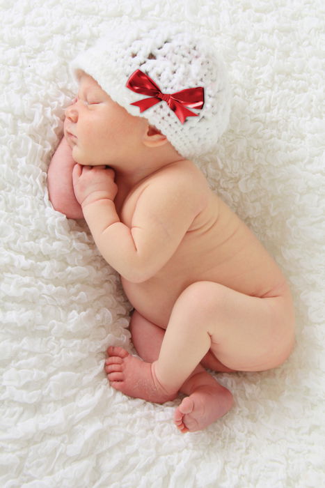 19 Adorable Newborn Christmas Photos Ideas - 90