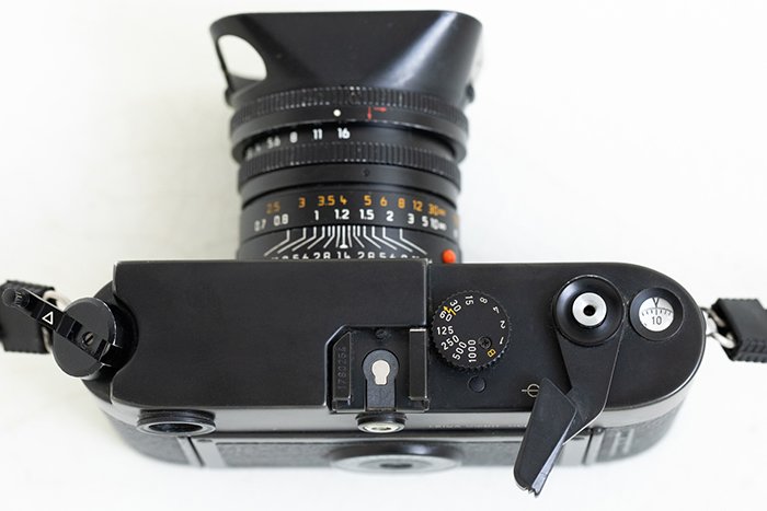 Flat lay view of the Leica M6