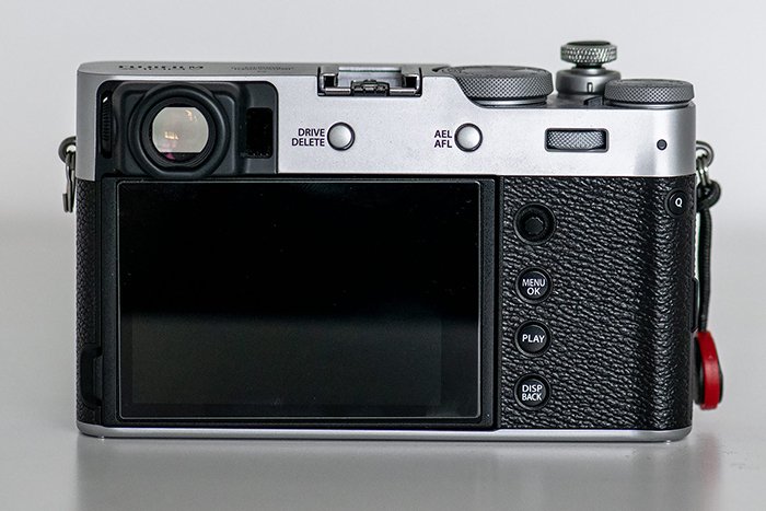 Image of the back side and LCD of the Fuji X100V mirrorless camera