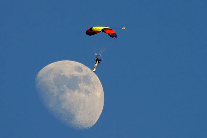 A para glider landing on the moon