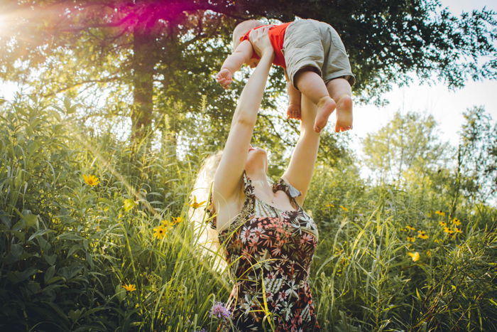 17 Best Family Photo Poses for Your Next Session - 92